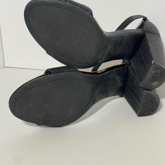 Guess Sparkle Block Heel Sandal size 8.5. - Picture 4 of 5